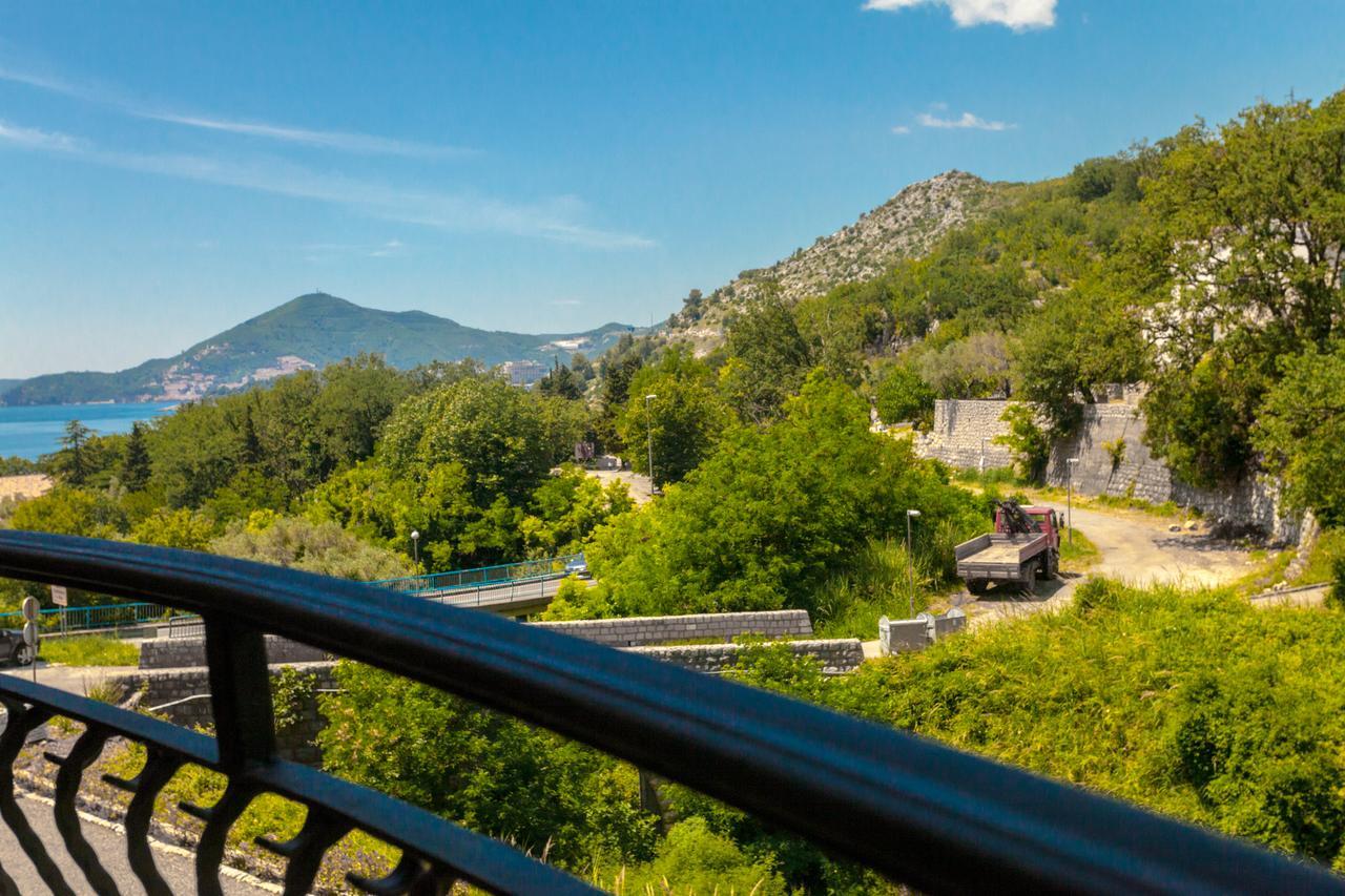 Ferienwohnung Rosmarino Sveti Stefan Exterior foto